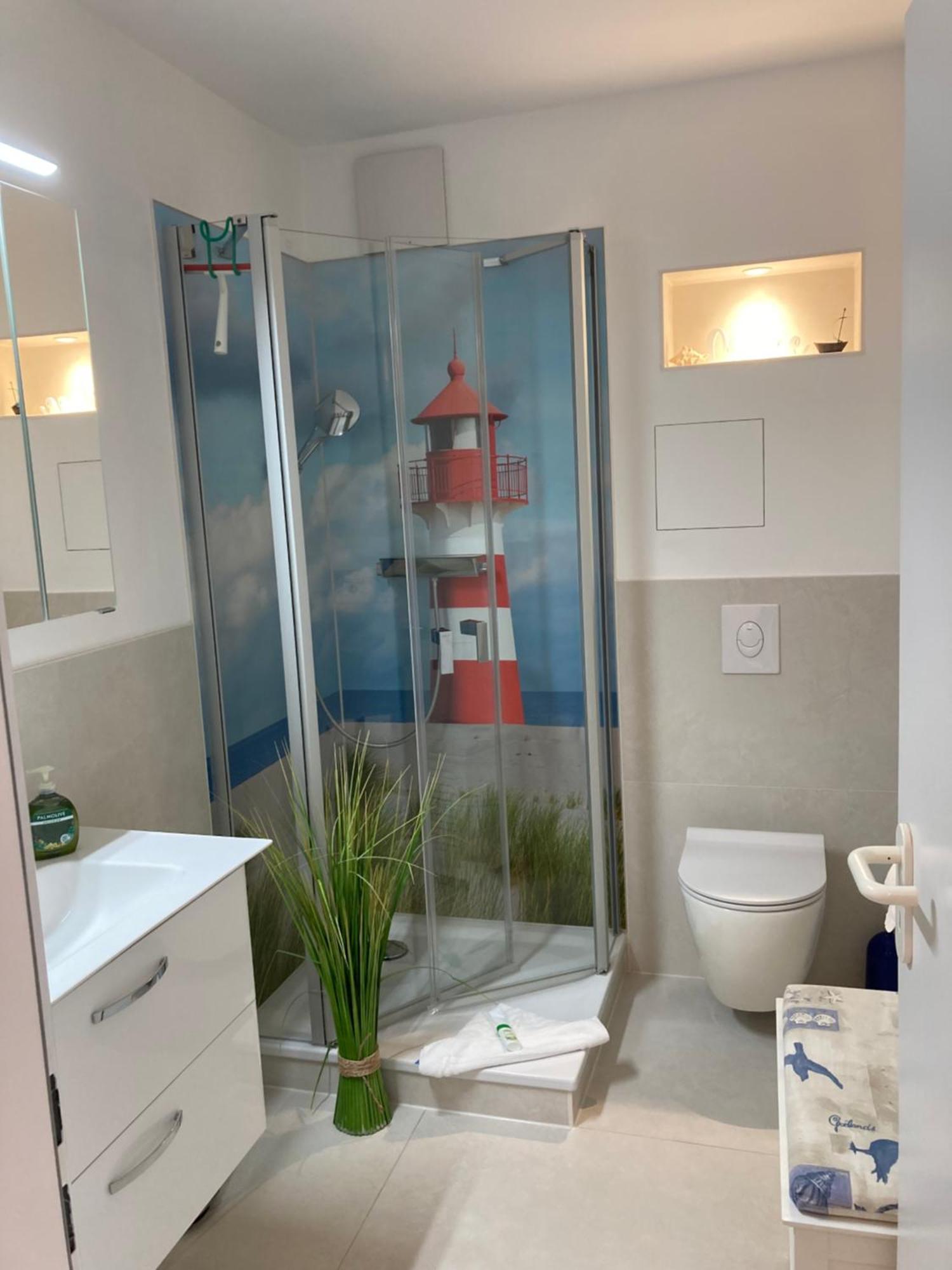 Ferienwohnung Yachthafentraum In 2 Minuten Am Strand Seebruecke Yachthafen Ostseebad Kühlungsborn エクステリア 写真